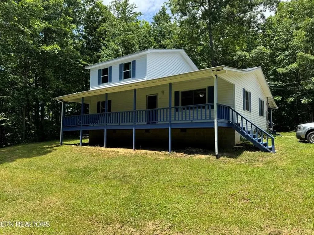 125 Walnut Lane Oneida TN 37841