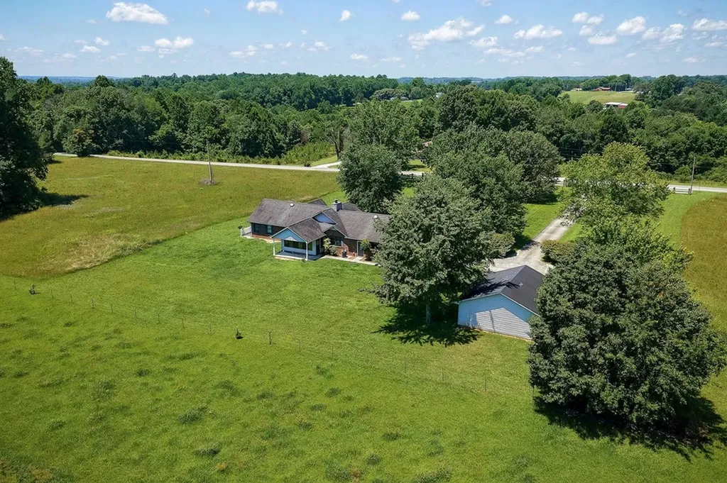 657 Tennessee Drive Livingston TN 38570