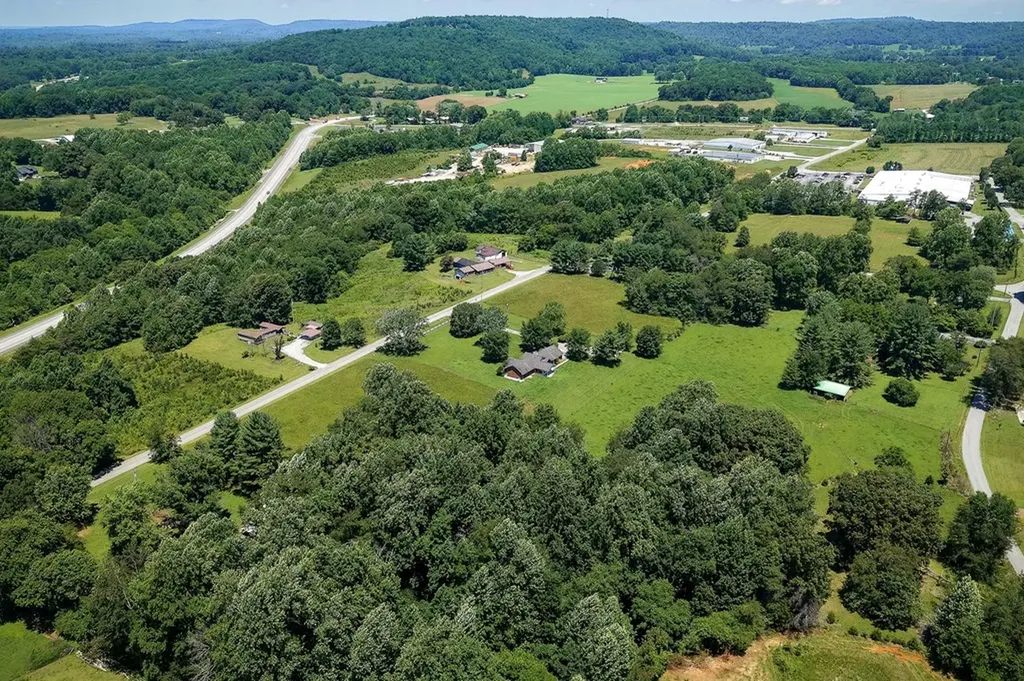 657 Tennessee Drive Livingston TN 38570