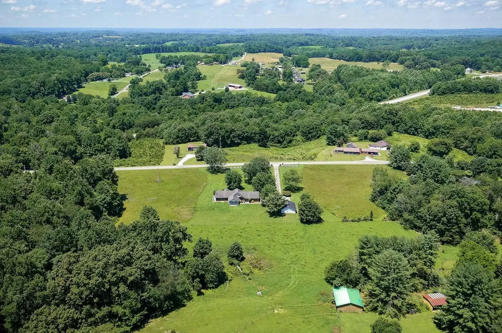 657 Tennessee Drive Livingston TN 38570