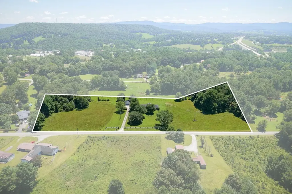 657 Tennessee Drive Livingston TN 38570