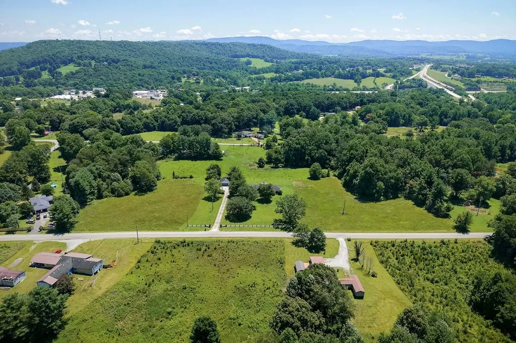 657 Tennessee Drive Livingston TN 38570