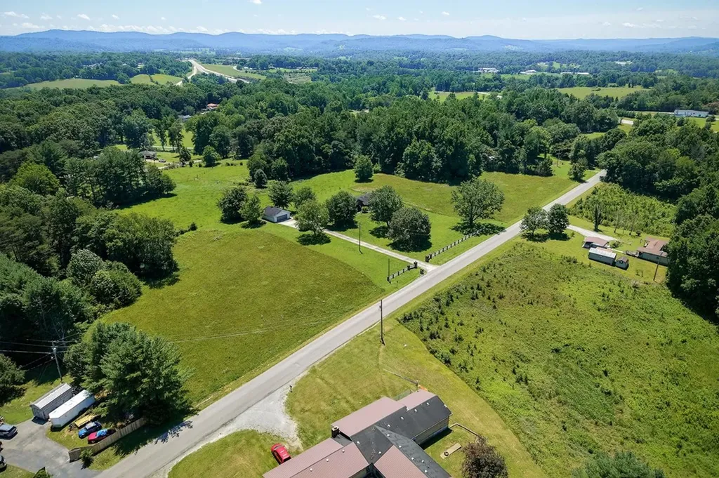 657 Tennessee Drive Livingston TN 38570