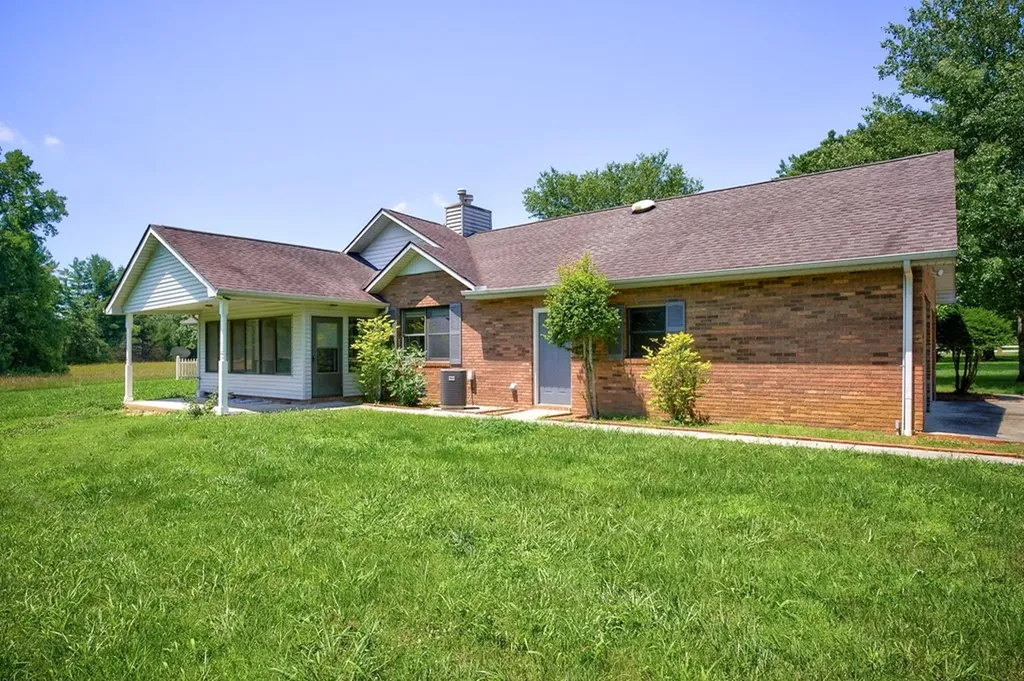 657 Tennessee Drive Livingston TN 38570