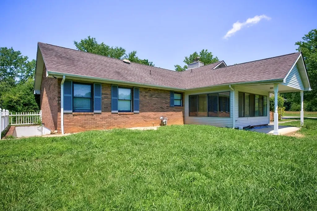 657 Tennessee Drive Livingston TN 38570