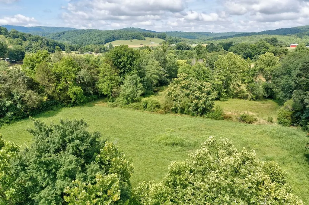 219 Claude Smith Lane Alpine TN 38543