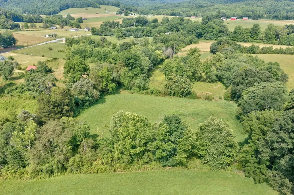 219 Claude Smith Lane Alpine TN 38543