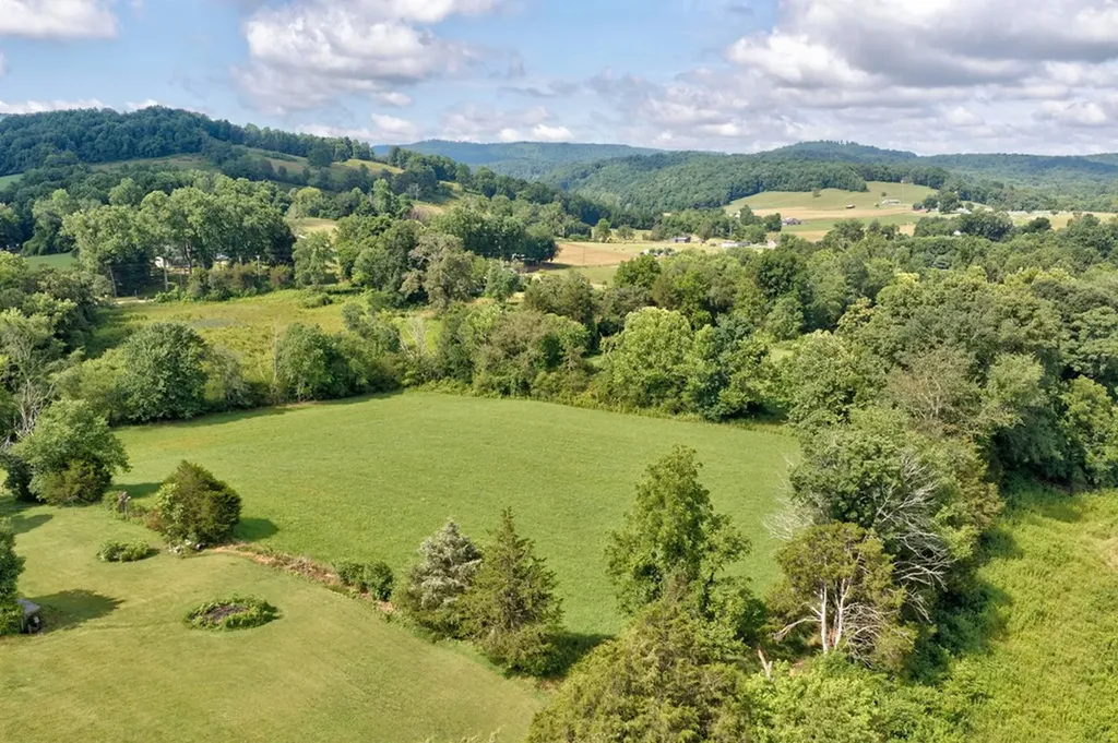 219 Claude Smith Lane Alpine TN 38543