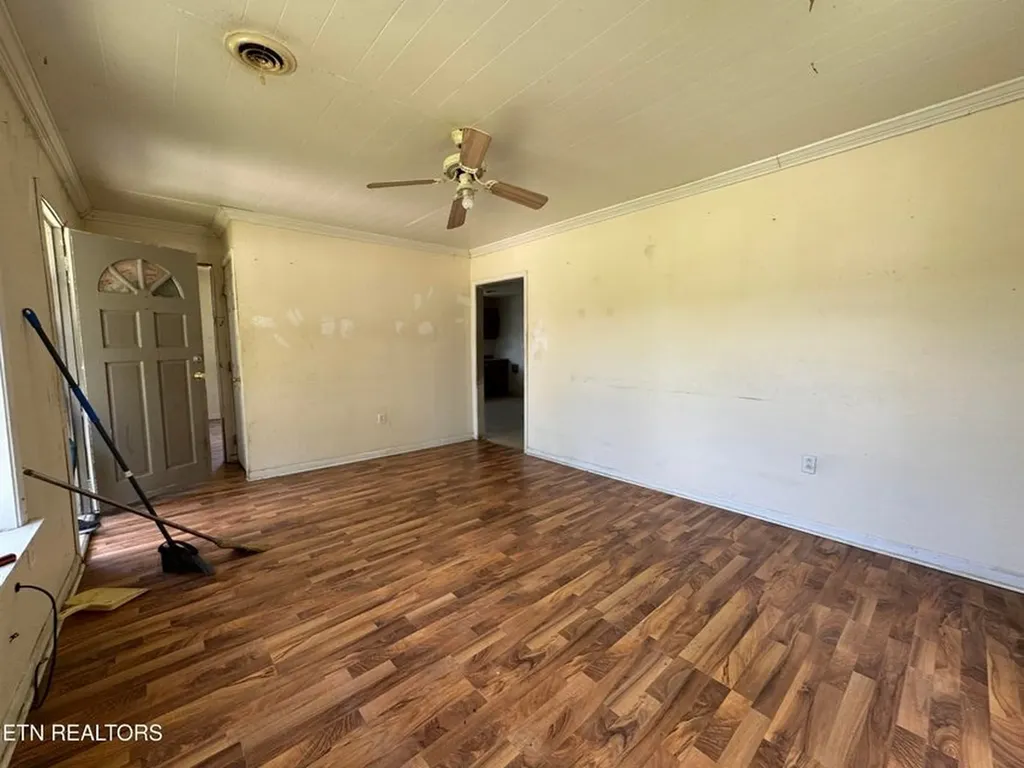 1028 Frank Campbell Road Jamestown TN 38556-5692
