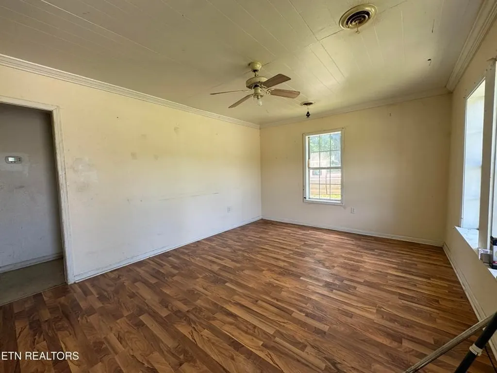 1028 Frank Campbell Road Jamestown TN 38556-5692