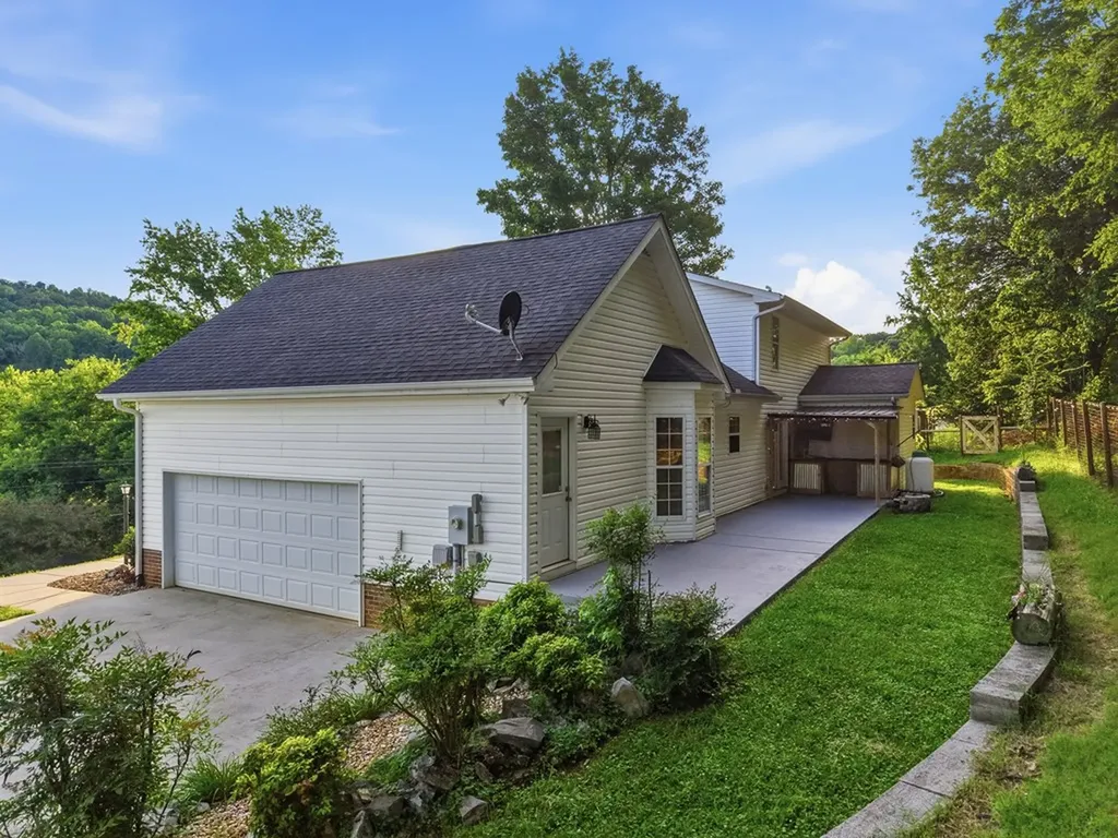 3142 Sparks Drive Cookeville TN 38506