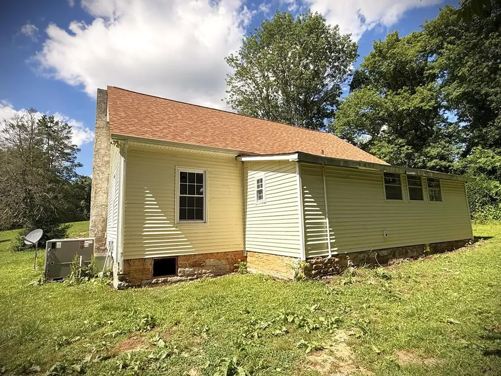 5633 Spring Creek Road Cookeville TN 38506