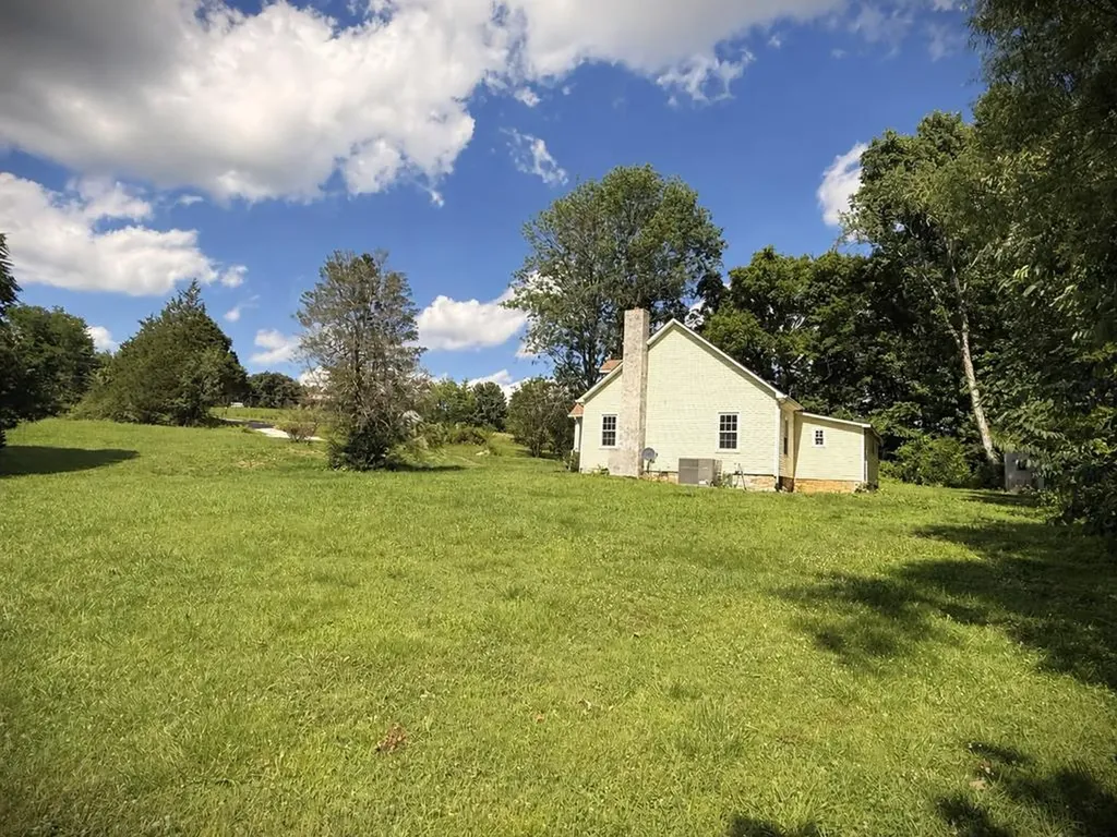 5633 Spring Creek Road Cookeville TN 38506