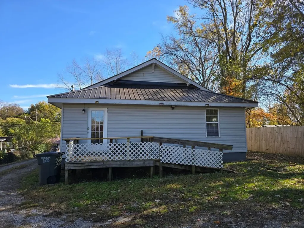 117 N Main Street Sparta TN 38583