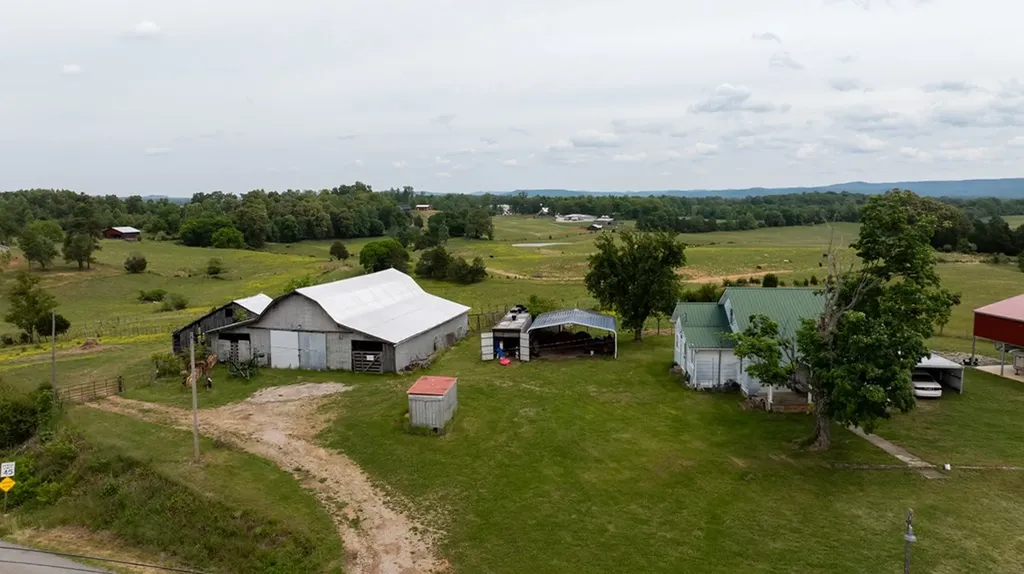 1496 S Bunker Hill Road Sparta TN 38583