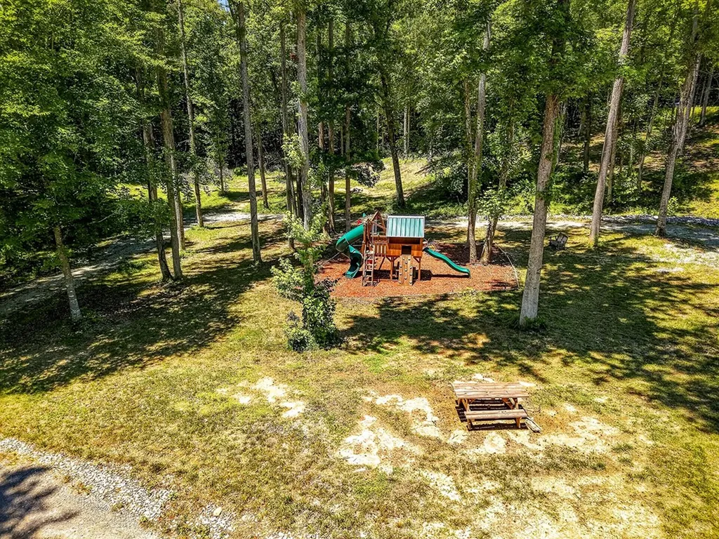 359 Allen Sells Lane Alpine TN 38543