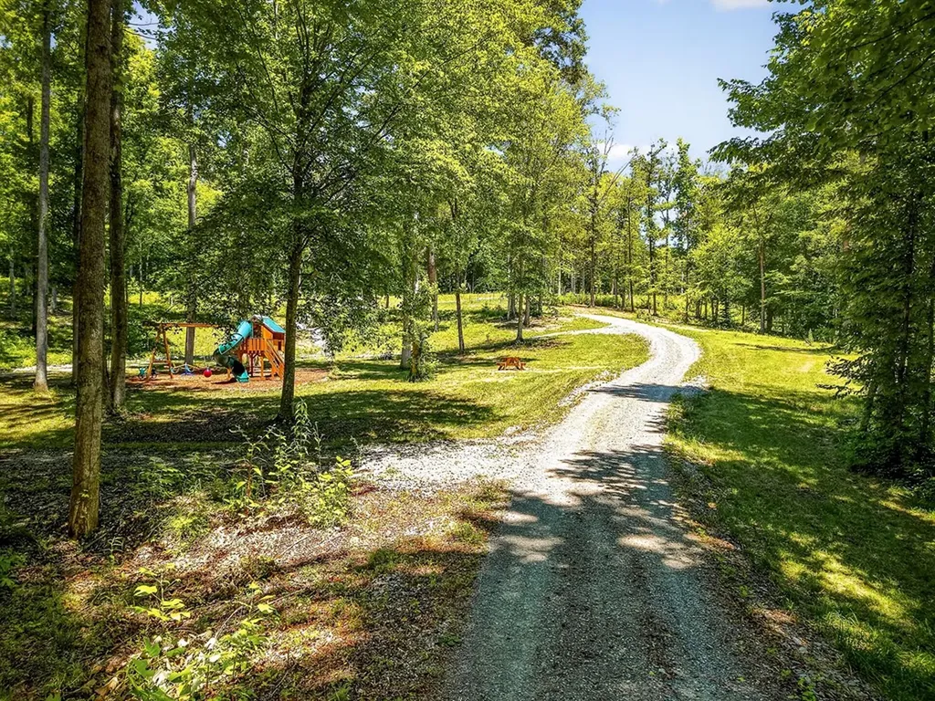 359 Allen Sells Lane Alpine TN 38543