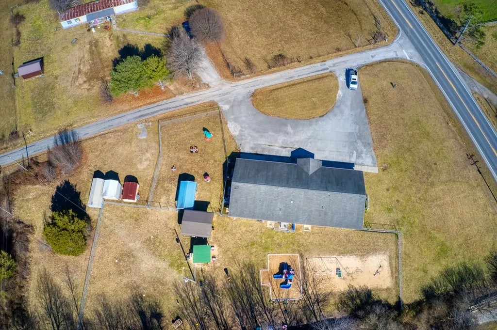 719 Allred Road Clarkrange TN 38553