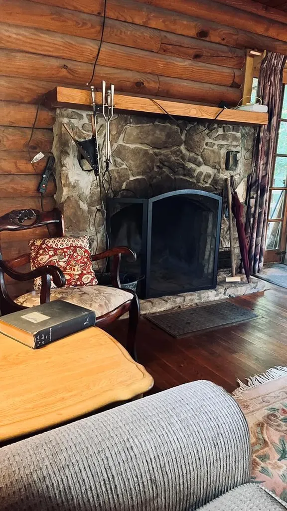 105 Thompson Lane Byrdstown TN 38549