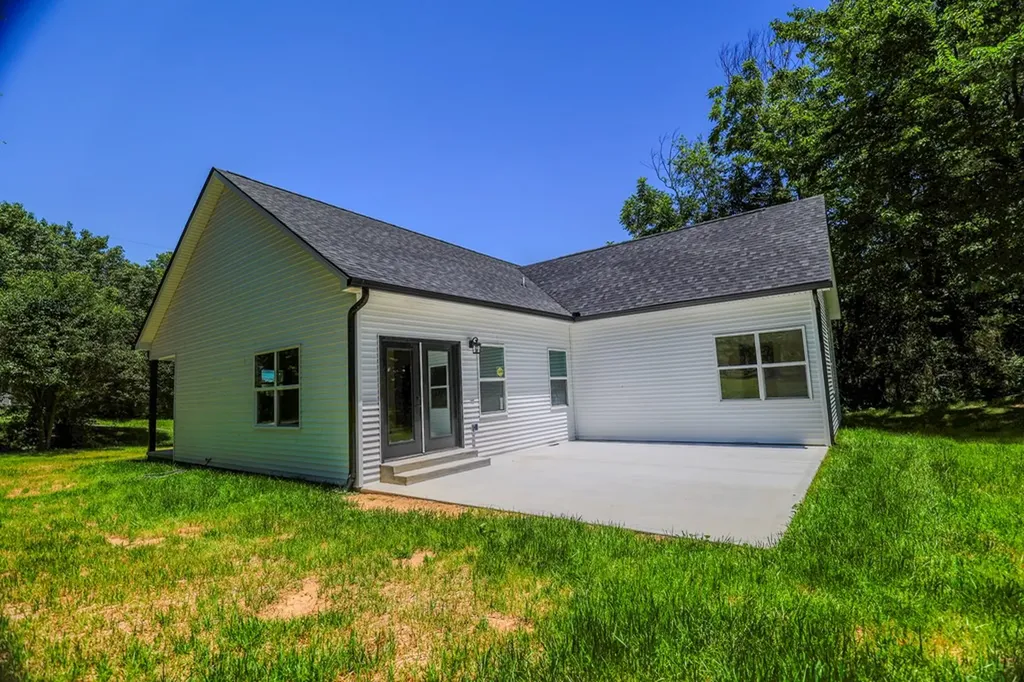205 W Minnie Avenue Monterey TN 38574
