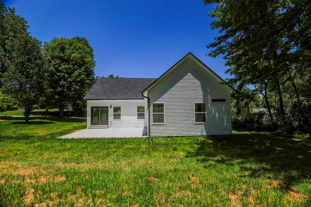 205 W Minnie Avenue Monterey TN 38574