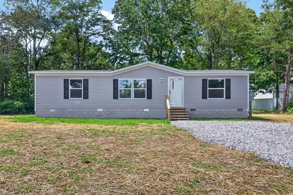 9203 Crossville Highway Sparta TN 38583