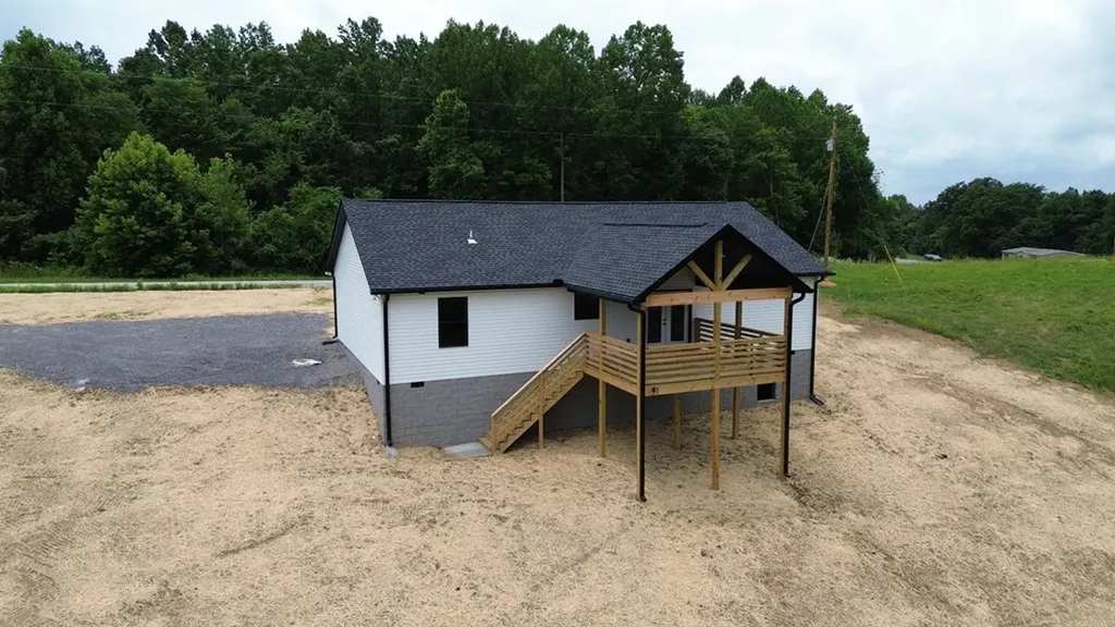 7208 Carthage Road Pleasant Shade TN 37145