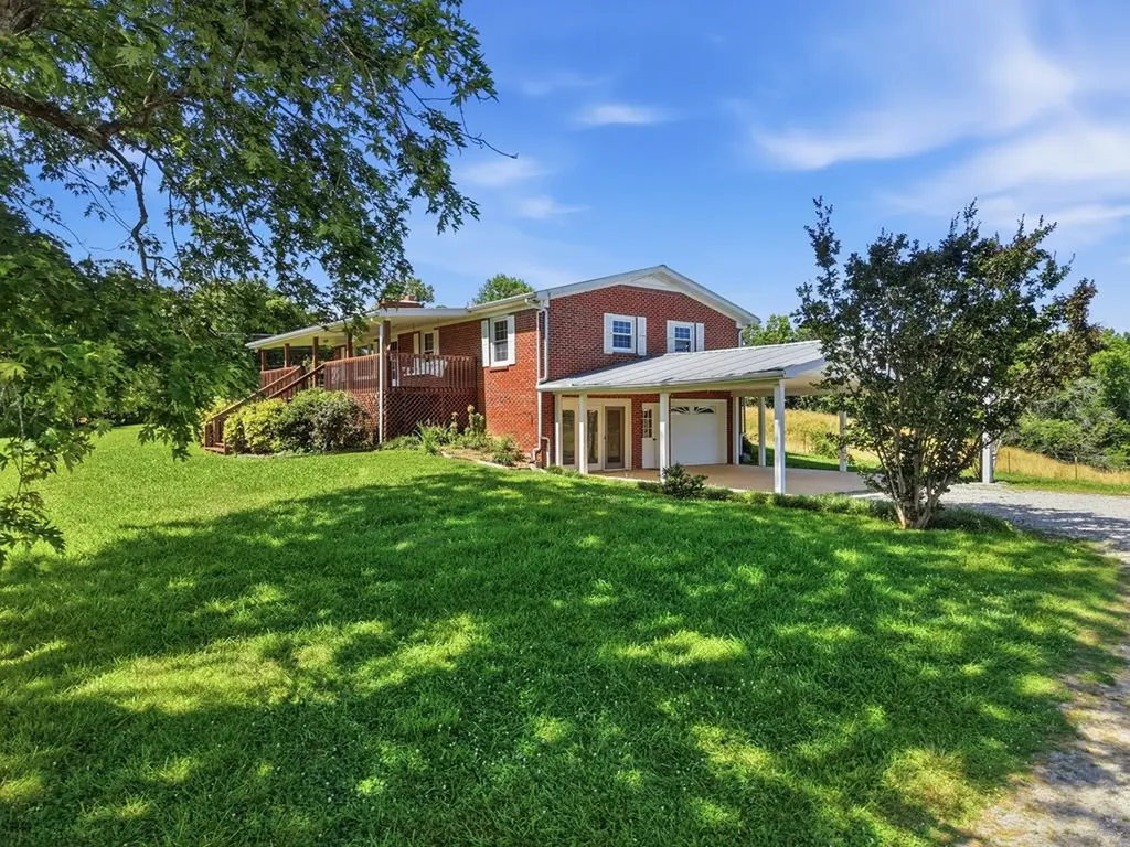 600 Pates Ford Road Walling TN 38587