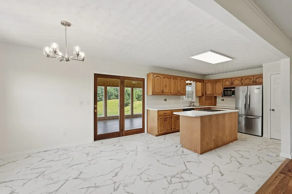 600 Pates Ford Road Walling TN 38587