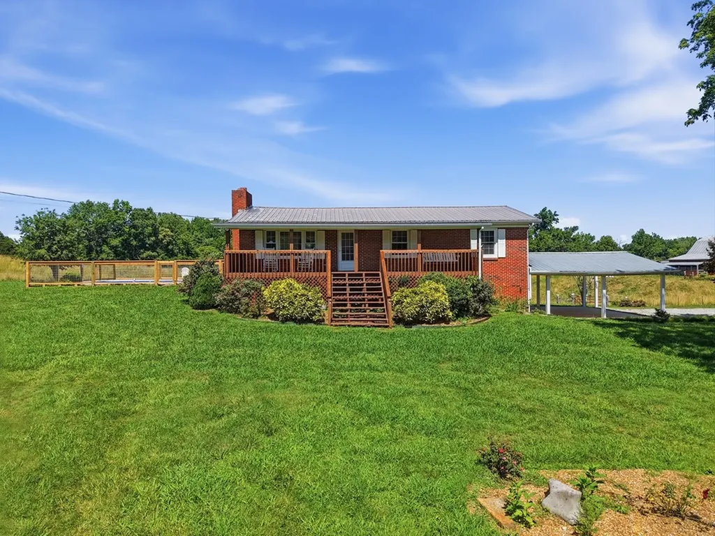 600 Pates Ford Road Walling TN 38587