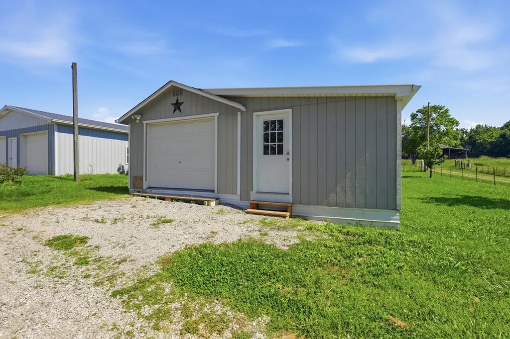 600 Pates Ford Road Walling TN 38587