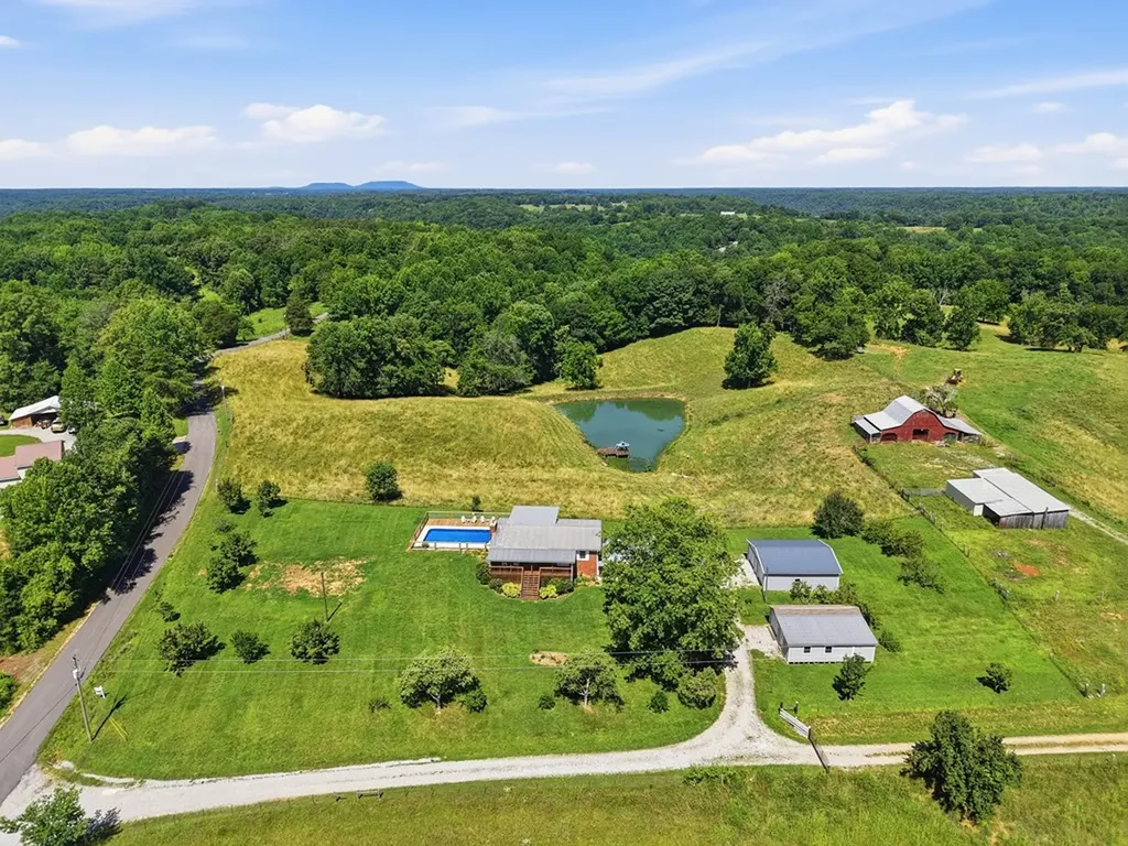 600 Pates Ford Road Walling TN 38587