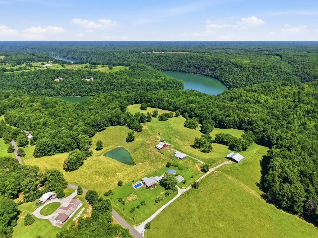 600 Pates Ford Road Walling TN 38587