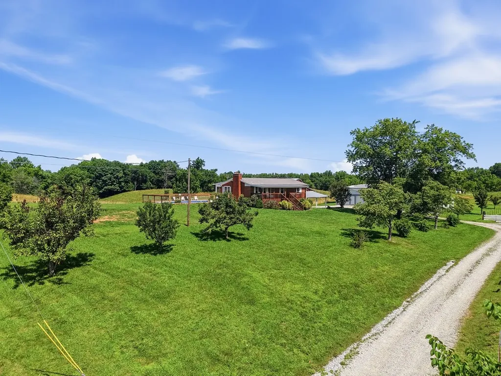 600 Pates Ford Road Walling TN 38587