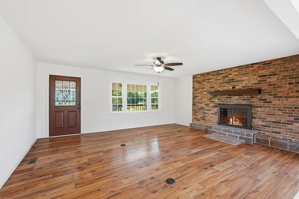 600 Pates Ford Road Walling TN 38587