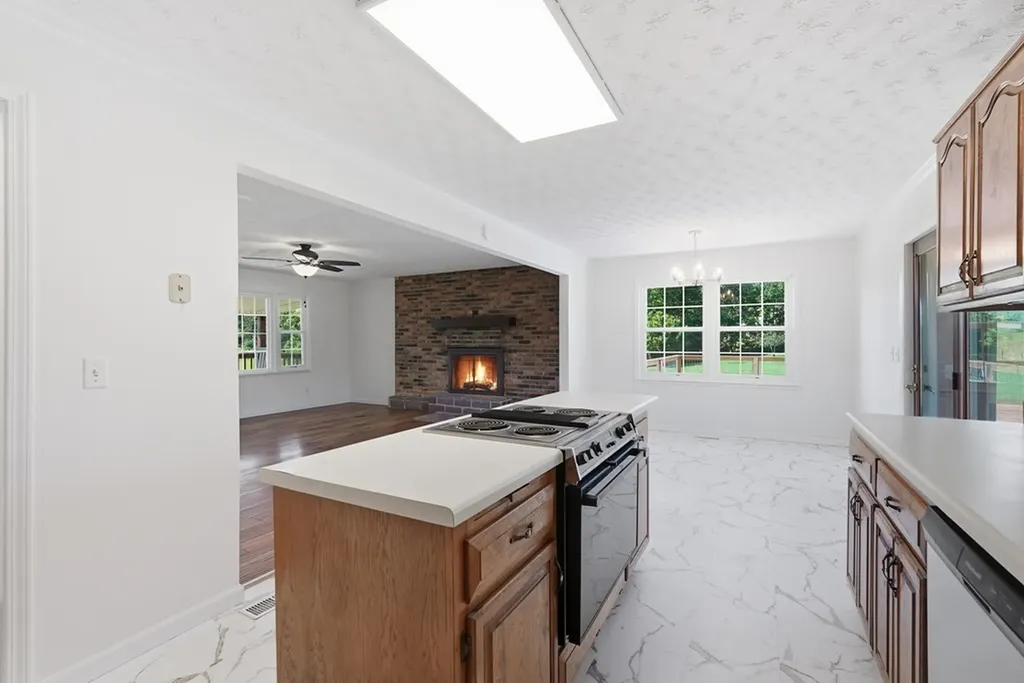 600 Pates Ford Road Walling TN 38587