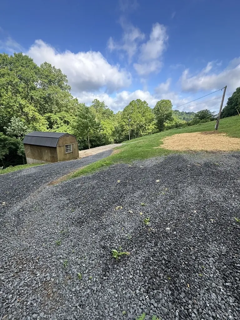 45 Friendship Hollow Road N Pleasant Shade TN 37145