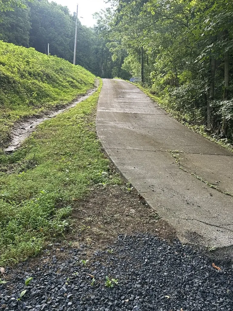 45 Friendship Hollow Road N Pleasant Shade TN 37145