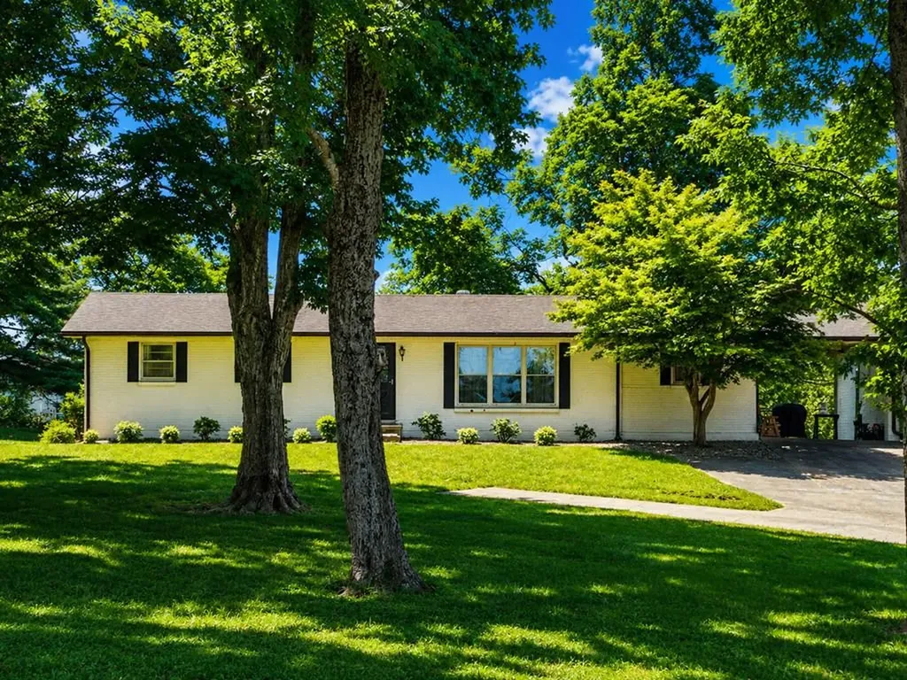 9241 Clay County Highway Moss TN 38575