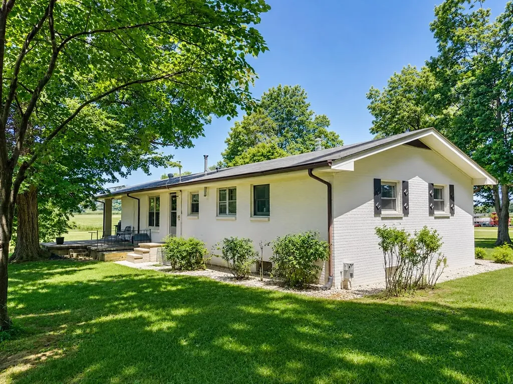 9241 Clay County Highway Moss TN 38575