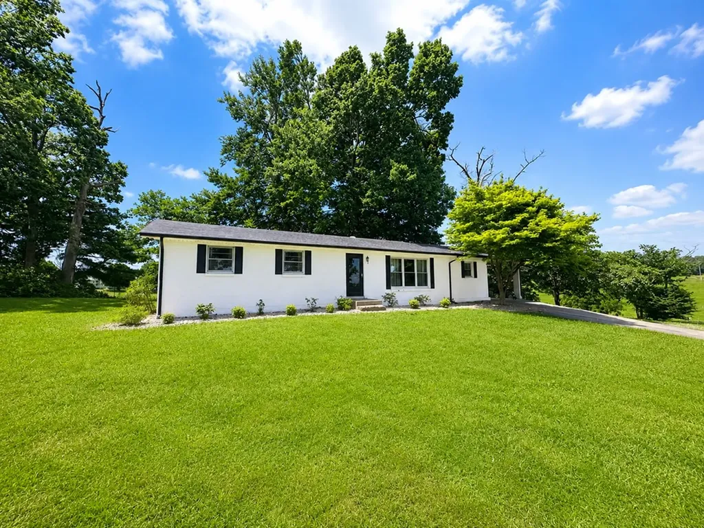 9241 Clay County Highway Moss TN 38575
