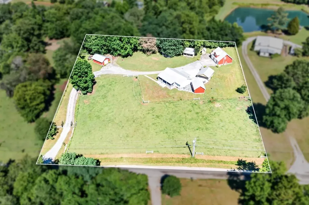 105 105 Foothills Road Pikeville TN 37367