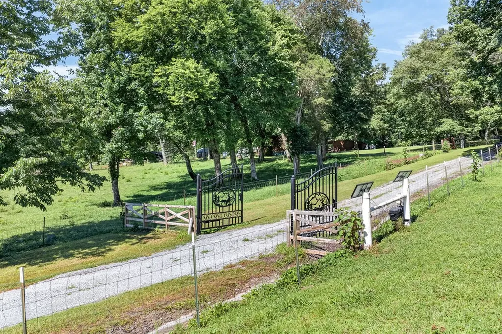 105 105 Foothills Road Pikeville TN 37367