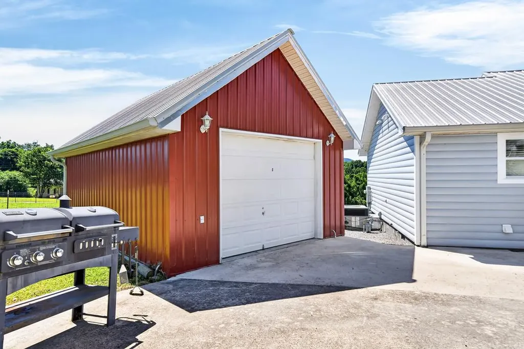 105 105 Foothills Road Pikeville TN 37367