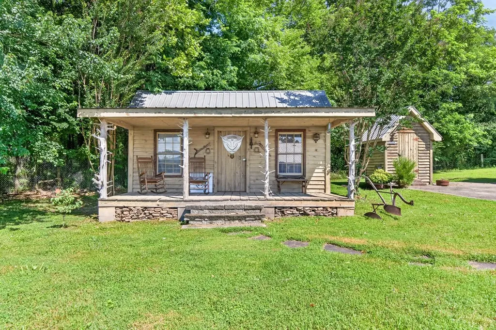 105 105 Foothills Road Pikeville TN 37367