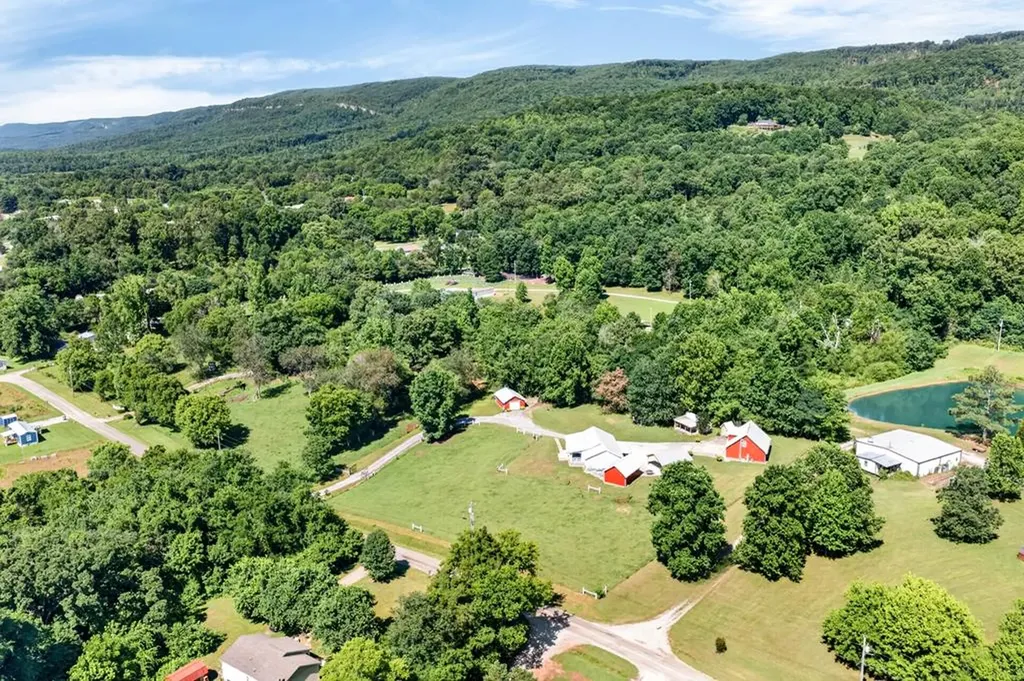105 105 Foothills Road Pikeville TN 37367