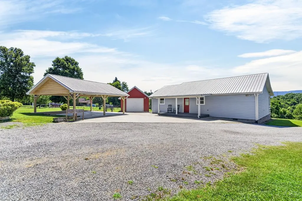 105 105 Foothills Road Pikeville TN 37367
