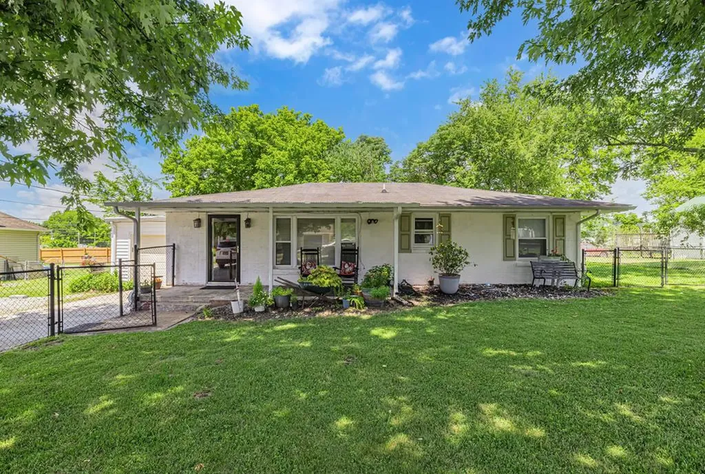 222 S Oakwood Avenue Clinton TN 37716