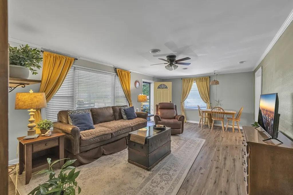 222 S Oakwood Avenue Clinton TN 37716