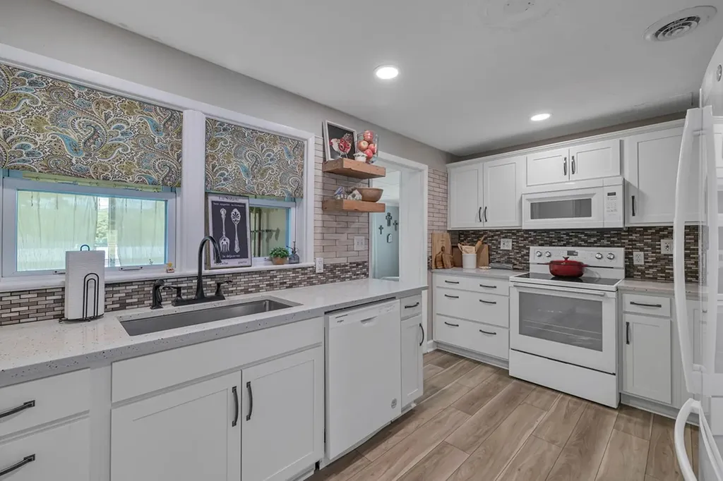 222 S Oakwood Avenue Clinton TN 37716